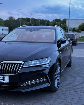 Skoda Superb cena 128000 przebieg: 126000, rok produkcji 2020 z Gliwice małe 56
